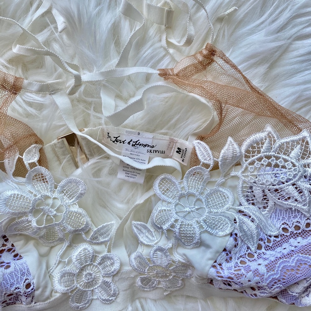 Lucia halter bra - Picture 13 of 16